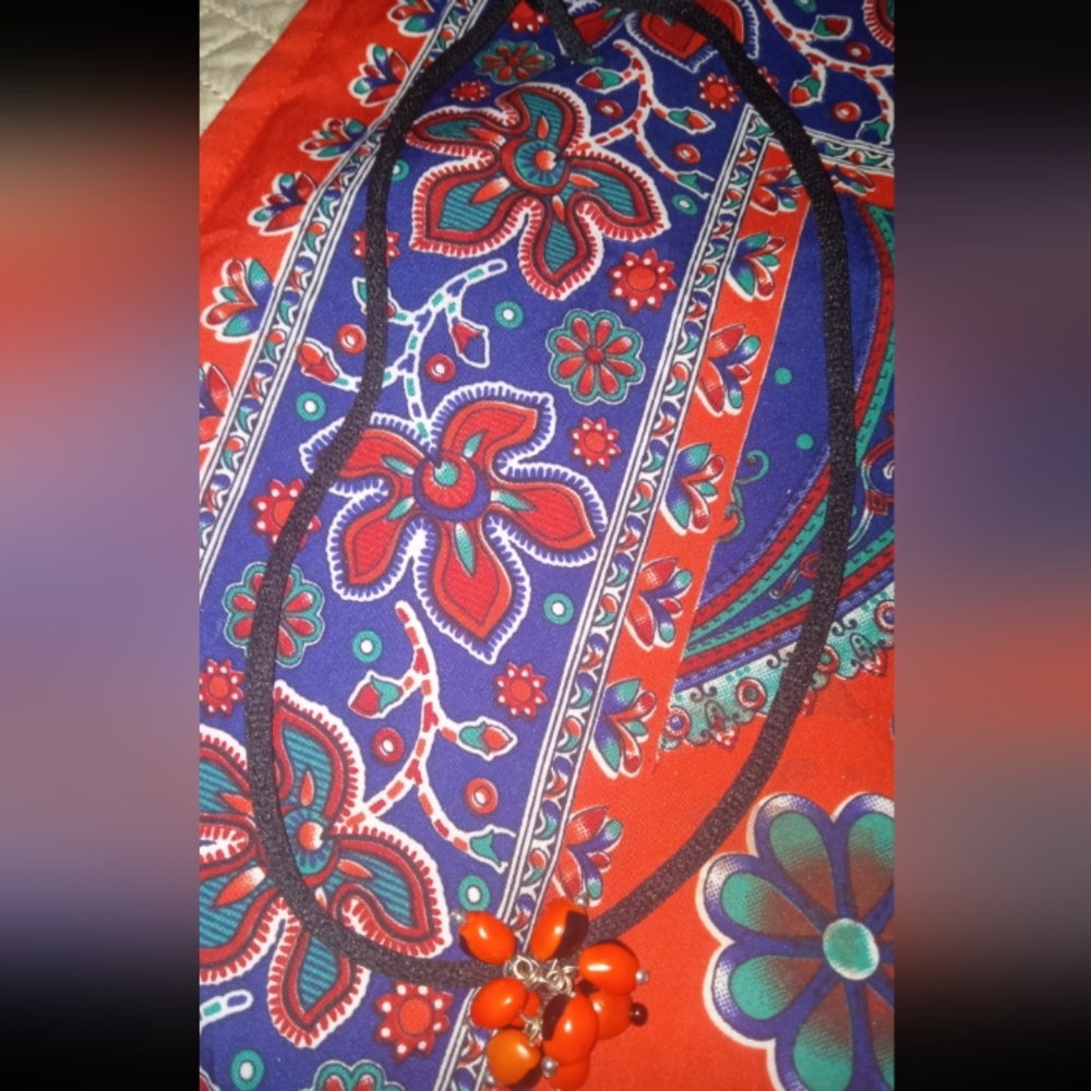 Beaded pendant necklace